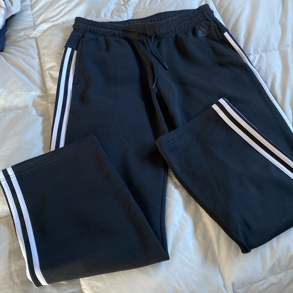 NWOT ADIDAS three stripe  in  WOMENS medium. like new!